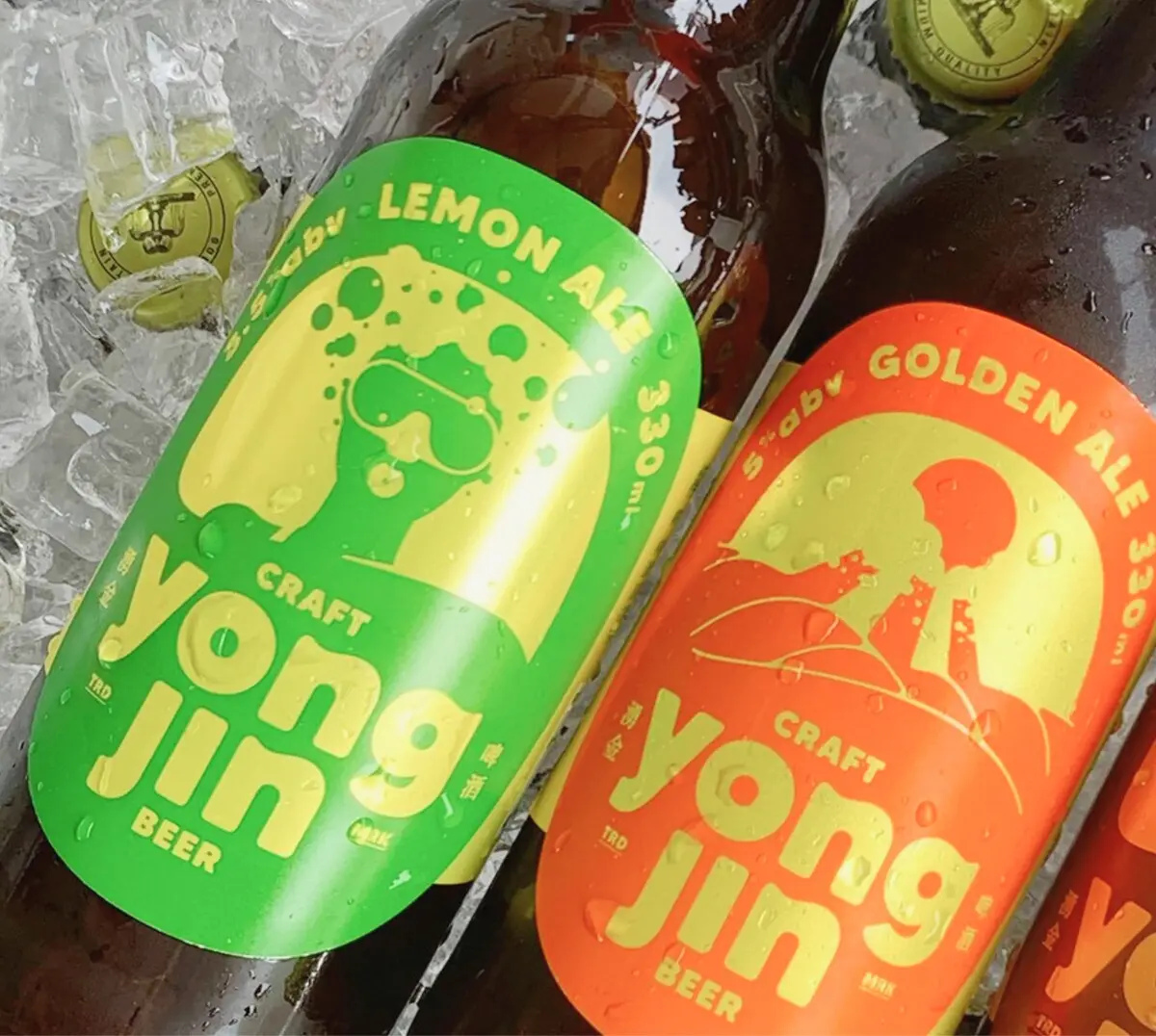 湧金檸檬啤酒與巧克力苦甜啤酒的酒瓶標籤